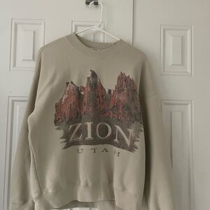 Abercrombie & Fitch Zion Utah Graphic Beige Crewneck Sweater